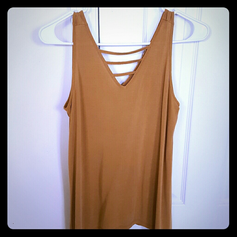 LIKE NEW Camel colored tank top size small